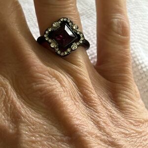 Elegant Black and Purple Gemstone Ring